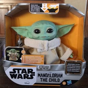 NIB Disney Star Wars Mandalorian the Child yoda!
